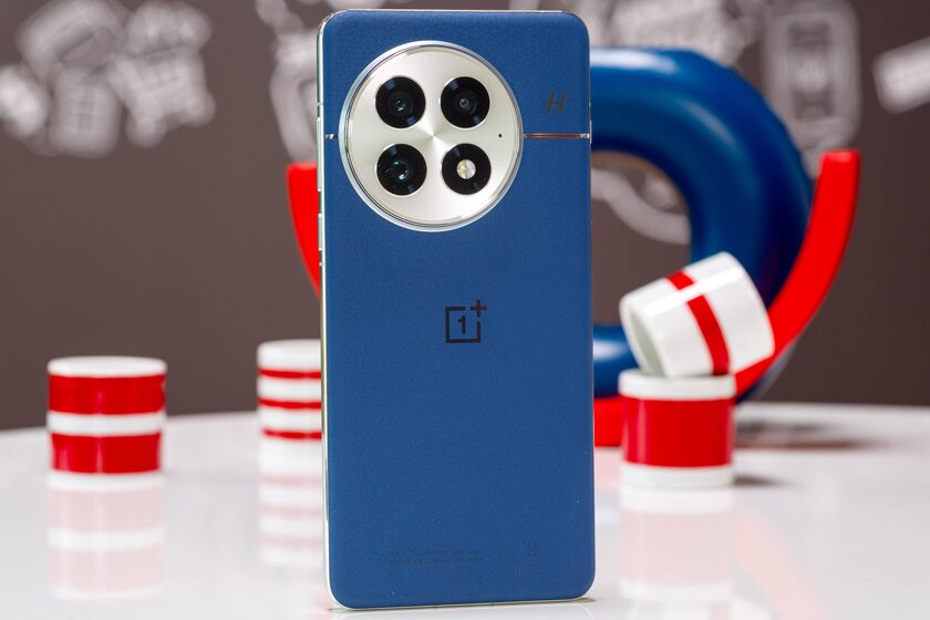 Редкий случай, когда без переплаты за бренд. Обзор OnePlus 13 — в этот раз хорош — Дизайн. 1