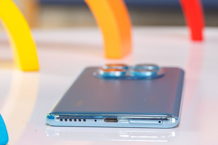 Xiaomi умудрилась проиграть сама себе — судите сами. Обзор Обзор Redmi Note 14 Pro 4G — Дизайн. 4