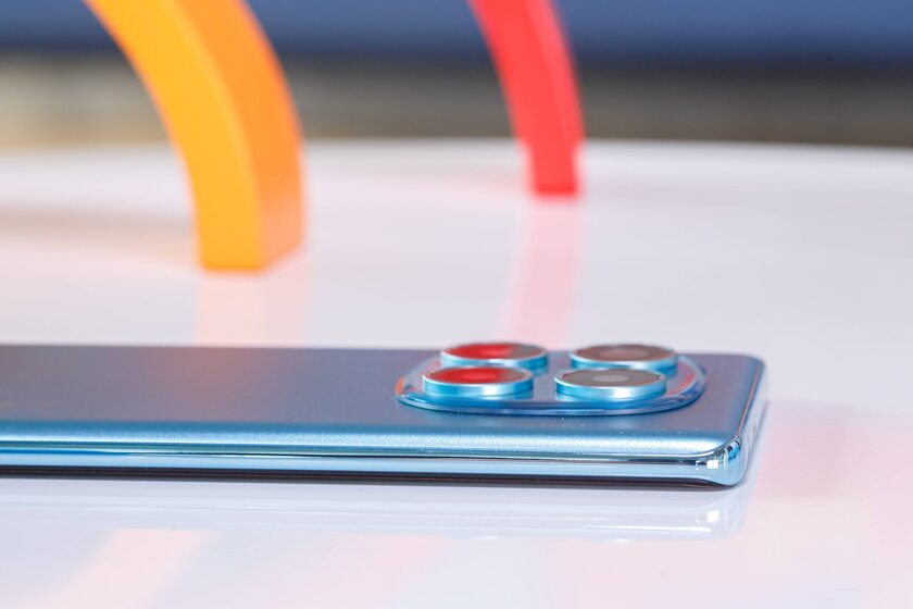 Xiaomi умудрилась проиграть сама себе — судите сами. Обзор Обзор Redmi Note 14 Pro 4G — Дизайн. 7