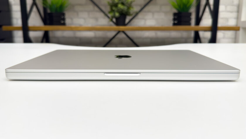 Когда выбираешь лучшее. Сравнение Apple MacBook Pro M1 Max и M4 Max в играх и программах — Внешний вид и разъемы. 3