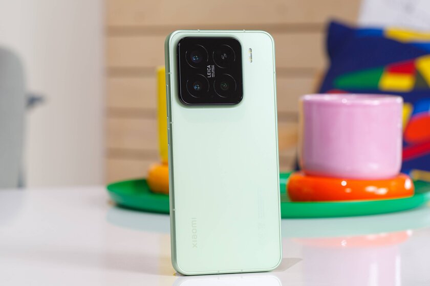 Обзор Xiaomi 15: самый маленький и дешёвый среди флагманов, но внутри это монстр — Дизайн. 1
