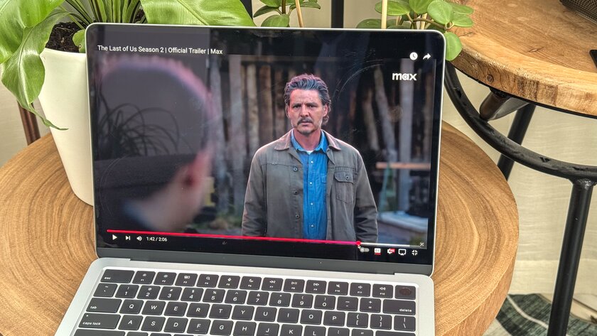 Обзор подешевевшего MacBook Air M4 — это ноутбук №1, теперь даже хейтеры согласятся — Дисплей и звук. 3