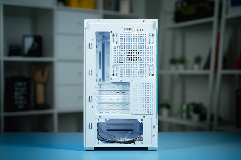 Компактный корпус, в который влезет даже RTX 5090: обзор стильного Zalman P30 AIR White — Дизайн корпуса. 7