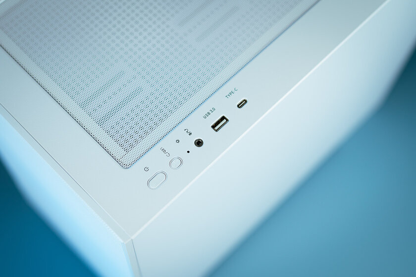 Компактный корпус, в который влезет даже RTX 5090: обзор стильного Zalman P30 AIR White — Дизайн корпуса. 4