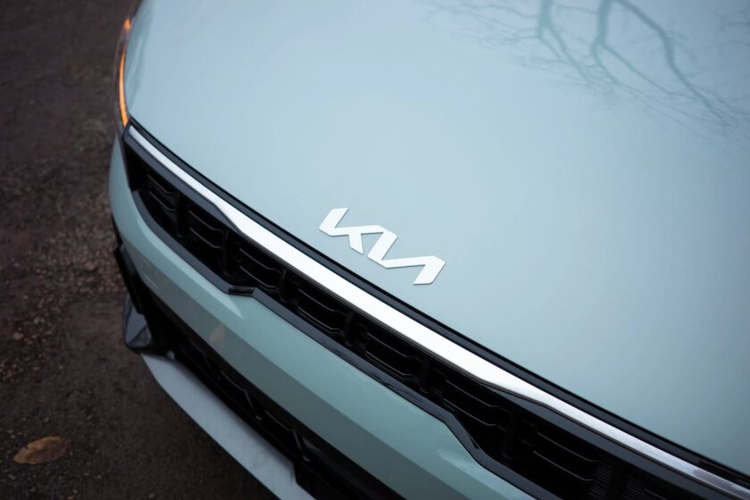 Технологичный, недорогой и продуманный седан: обзор Kia K4 2025 — Дизайн кузова. 6