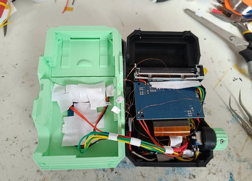 Polaroid? В сети показали фотоаппарат на базе Raspberry Pi Zero с моментальной печатью