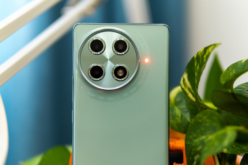 Удивил — я думал, такое невозможно в недорогом смартфоне. Обзор TECNO CAMON 30S Pro
