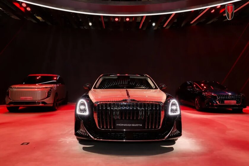 Hongqi представила в Шанхае сразу 8 новинок: включая летающий автомобиль