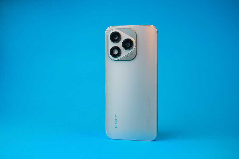 ИИ-кнопка камеры, 108 Мп и износоустойчивая батарея: 6 причин, почему HONOR 400 Lite заслуживает внимания