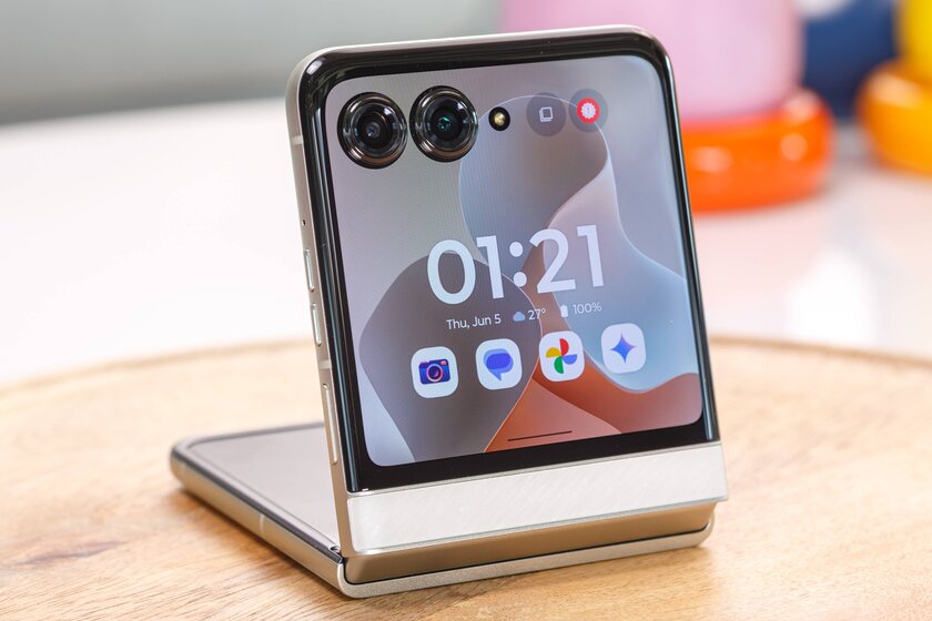 Шикарный дисплей, неплохие камеры и минимум апгрейдов: обзор Motorola Razr 60 — Дизайн корпуса. 1