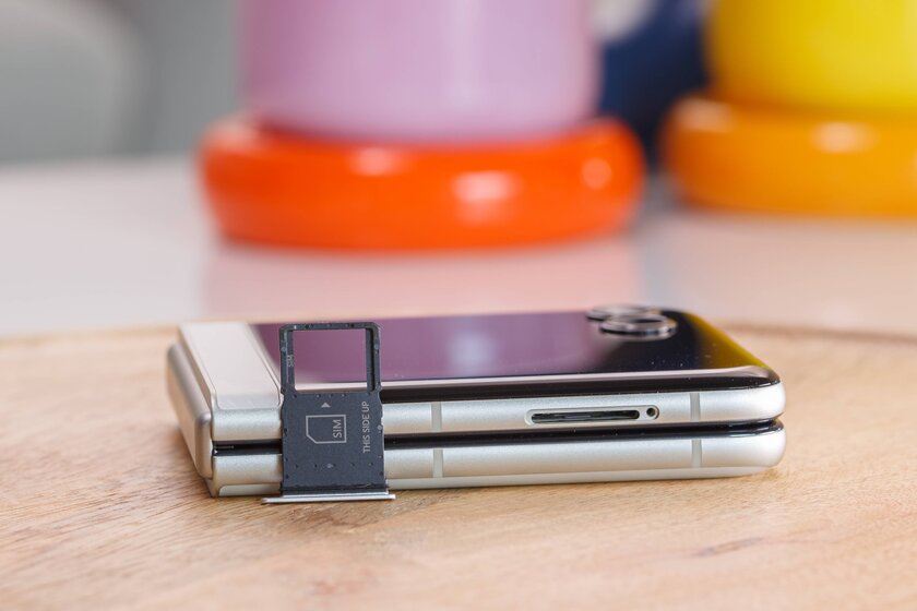 Шикарный дисплей, неплохие камеры и минимум апгрейдов: обзор Motorola Razr 60 — Дизайн корпуса. 3