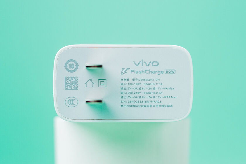 Зачем зеркалка, если в карман помещается этот монстр? Обзор камерофона vivo X200 Ultra
