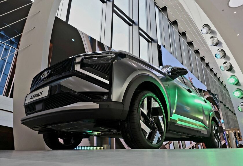 Так выглядит кроссовер LADA Azimut в цвете «Булат» (фото внутри)