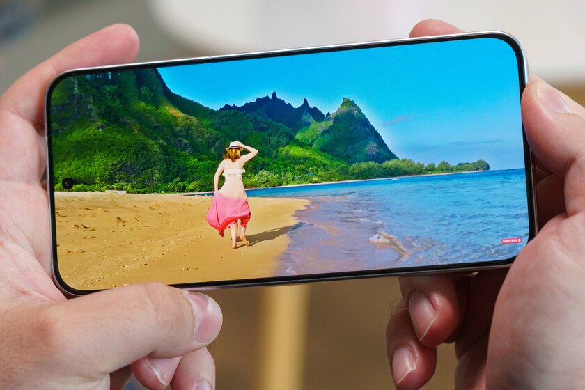 Обзор POCO F7: этим смартфоном POCO обставила саму Xiaomi — да, такое возможно — Дисплей. 1