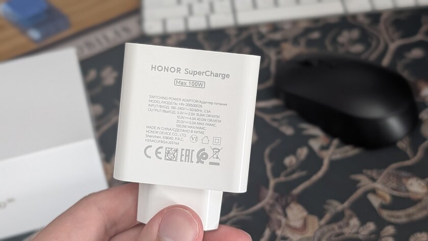 Кремний-углеродная батарея, шикарная камера и богатый набор ИИ: обзор HONOR 400 Pro — Автономность и зарядка. 1