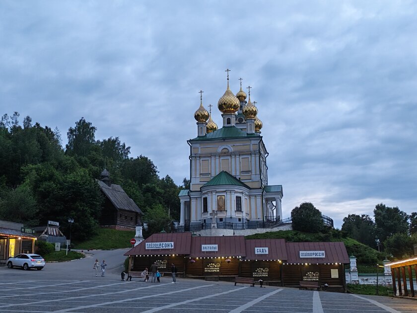 200 Мп, телеобъектив и классные портреты: обзор фотовозможностей HONOR 400 Pro