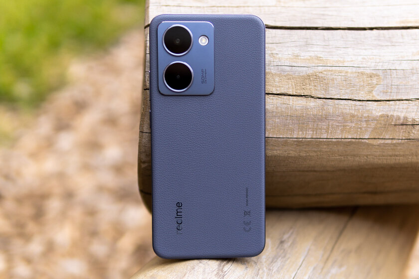 Этот смартфон подвинул всех на российском рынке: обзор realme P3 Ultra — Дизайн. 1