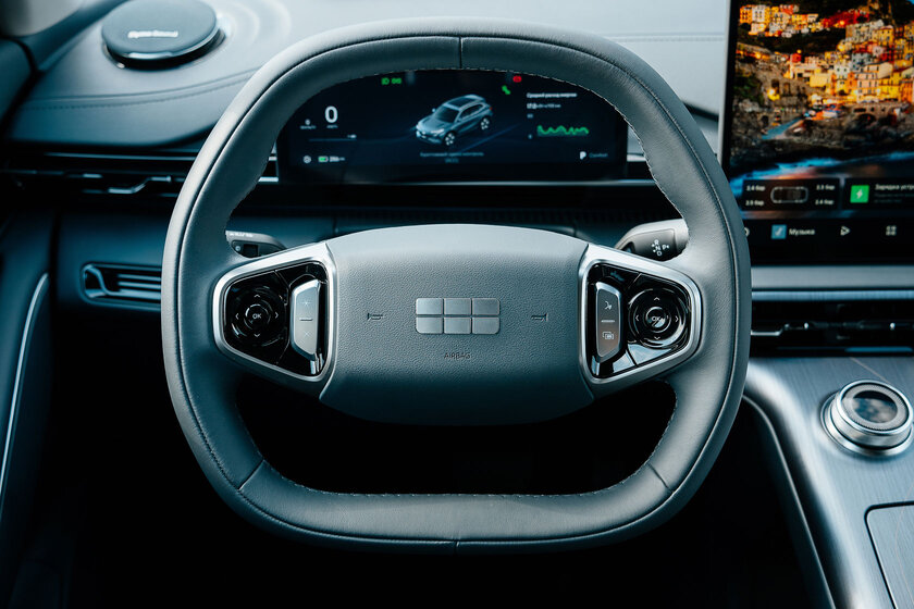 Первый электрокар Geely в России — обзор EX5. Готов ли он к нашей зиме, дорогам и розеткам — Знакомство. 35