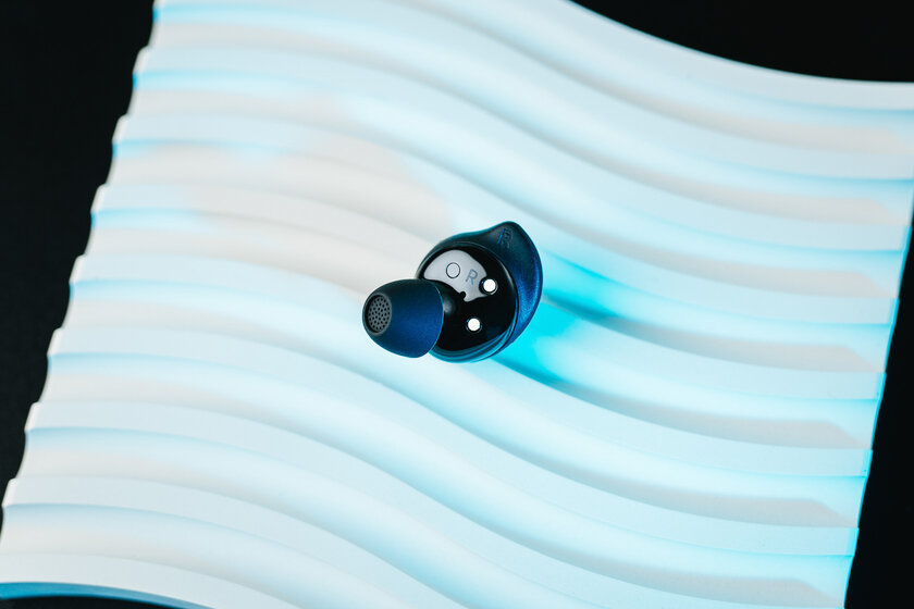 Удар по бюджетному сегменту TWS-наушников: обзор Samsung Galaxy Buds Core с ANC и достойным звуком — Дизайн корпуса. 2