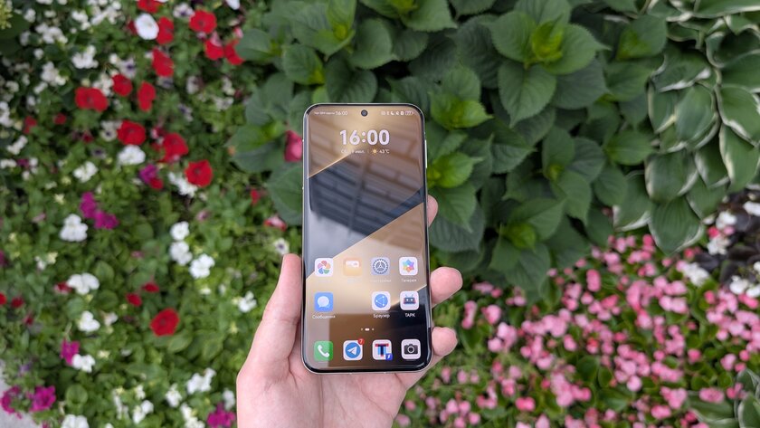 Присмотритесь к задней панели — такой камеры больше ни у кого нет! Обзор HUAWEI Pura 80 Ultra — Дисплей. 2