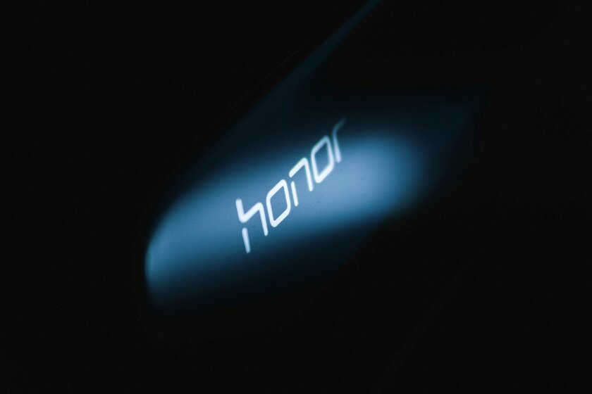 HONOR готовит к производству смартфон с аккумулятором 10 000 мА·ч