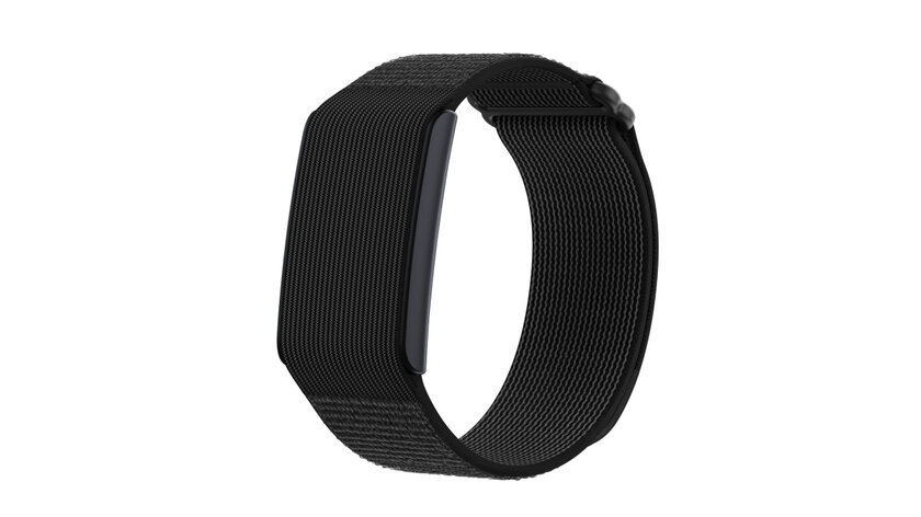 В России стартовали продажи умного браслета Amazfit Helio Strap: у него нет экрана