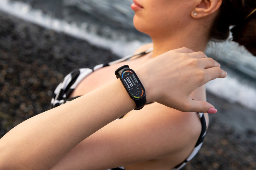 Теперь полностью симметричный. Обзор Xiaomi Smart Band 10