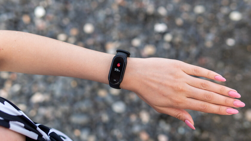 Теперь полностью симметричный. Обзор Xiaomi Smart Band 10 — Отзыв спустя месяц использования. 1