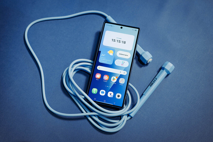 Обзор складного Samsung Galaxy Z Fold7: он стал удобным даже в сложенном виде — Дисплеи. 1