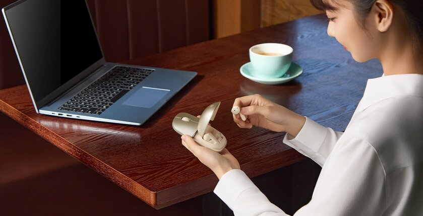 HONOR представила Yuewo Wireless Ear Mouse Pro: наушники и мышь в одном