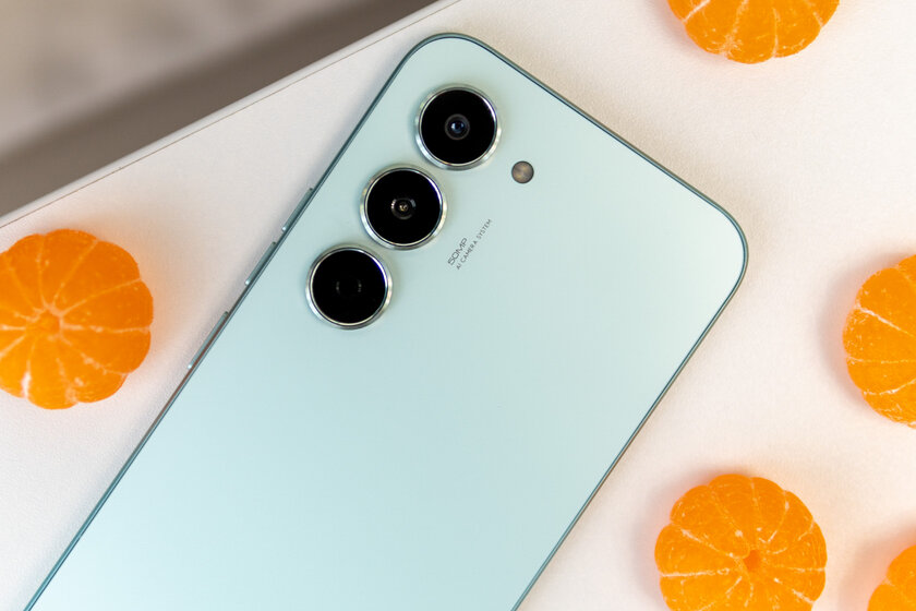 Обзор TECNO SPARK 40 Pro+. Интересный смартфон может быть и в недорогом ценовом сегменте — Дизайн. 1