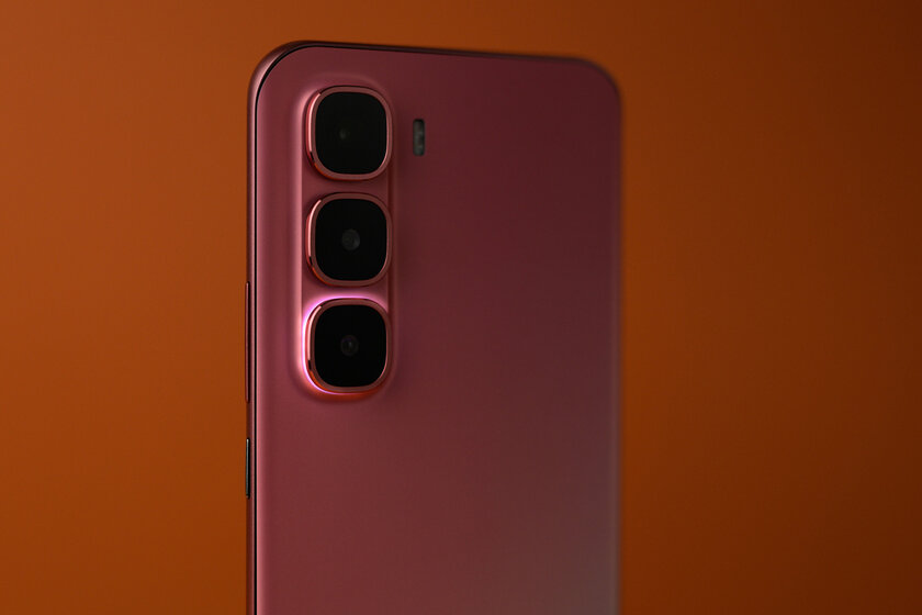 Возможно ли сделать тонкий смартфон и не пойти на компромиссы? Обзор Infinix HOT 60 Pro+