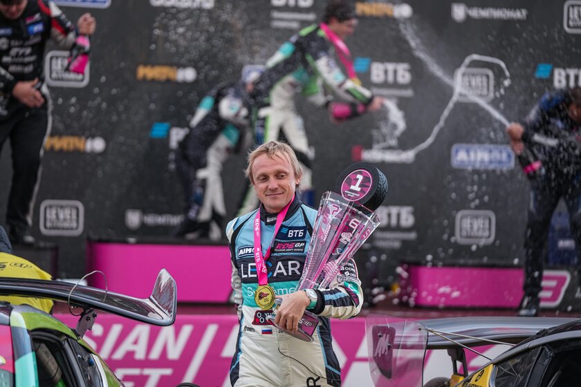 Дым, дождь и досрочный юбилейный чемпион: как прошел сотый этап RDS GP