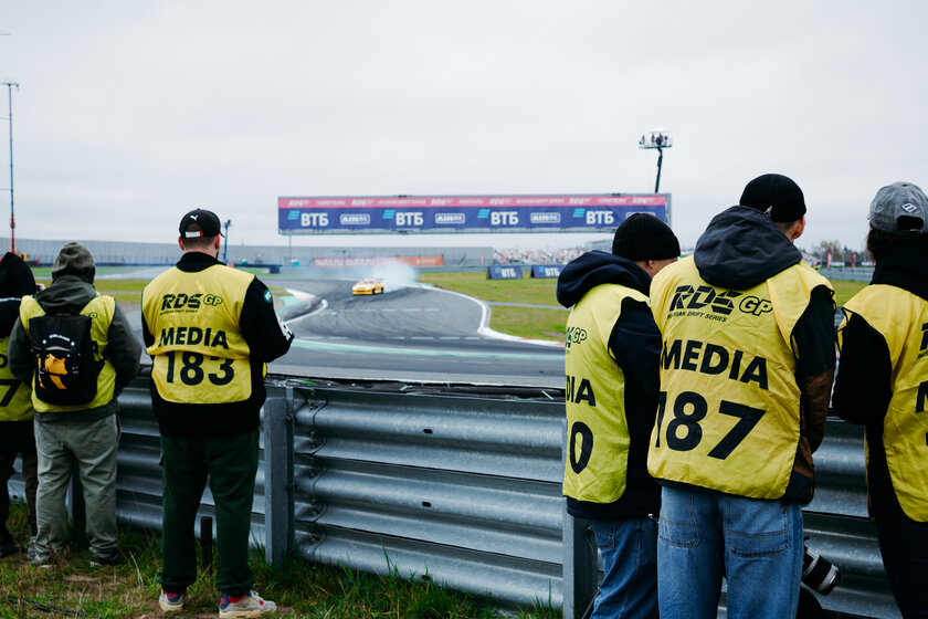 Дым, дождь и досрочный юбилейный чемпион: как прошел сотый этап RDS GP