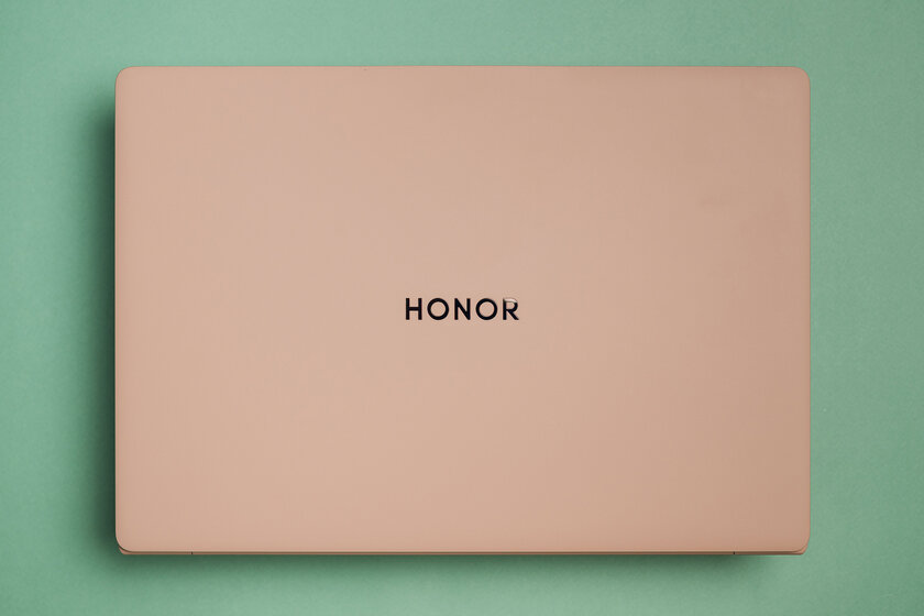 Искусство в металле: обзор ноутбука, который весит всего 1 кг — HONOR MagicBook Art 14 — Отзыв. 1