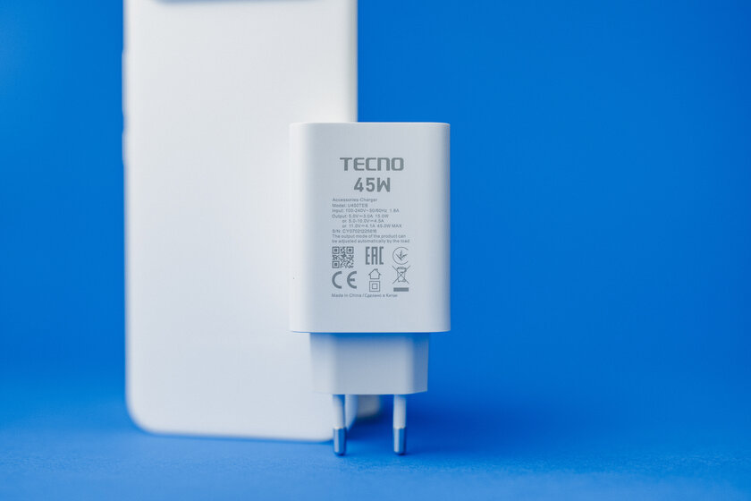 Ультратонкий смартфон с приличной батареей и забавной подсветкой: обзор TECNO SPARK Slim — Автономность и зарядка. 1