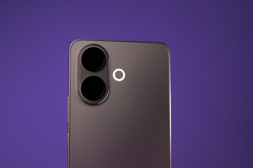 Отличный баланс! Обзор iQOO Z10R с большой батареей и быстрым чипом — Дизайн. 3