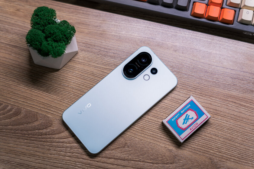 Компактный смартфон с очень удобной диагональю дисплея: обзор vivo X200 FE — Дизайн. 2