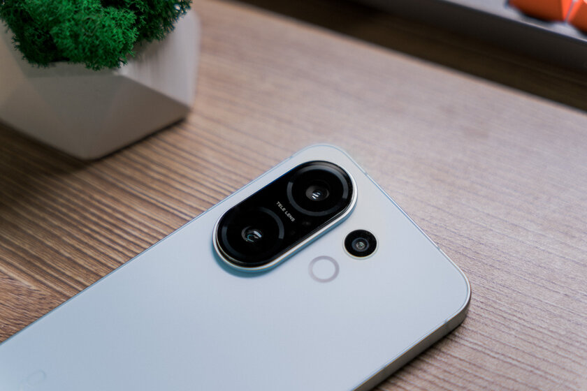 Компактный смартфон с очень удобной диагональю дисплея: обзор vivo X200 FE — Дизайн. 3