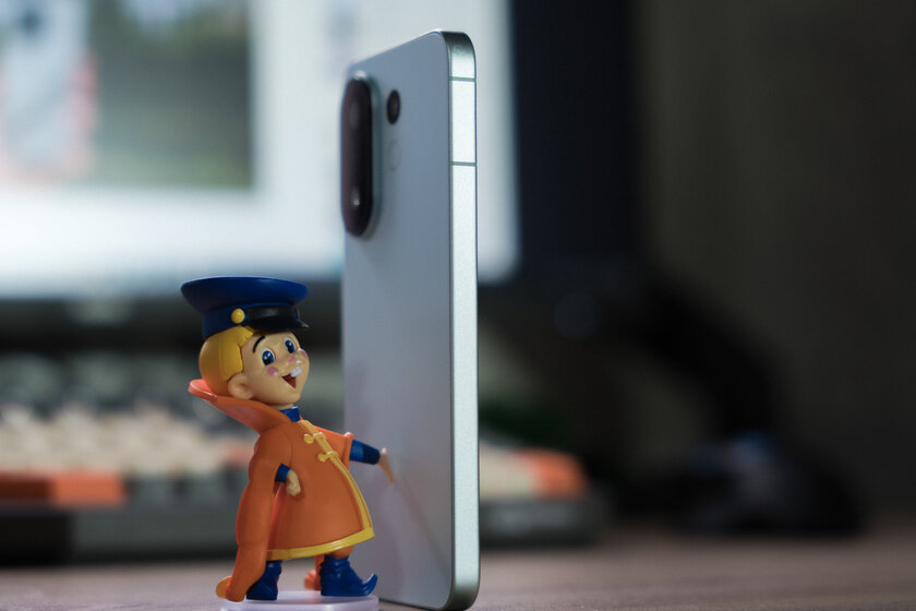 Компактный смартфон с очень удобной диагональю дисплея: обзор vivo X200 FE — Дизайн. 5