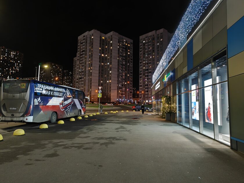 Ловким движением круг превращается в квадрат. Обзор realme GT 8 Pro с кастомизируемым блоком камер — Фотовозможности. 3