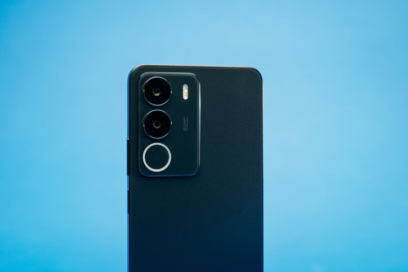 Недорогой смартфон с ёмкой батареей и достойным дисплеем: обзор realme P3 Lite — Дизайн корпуса. 5