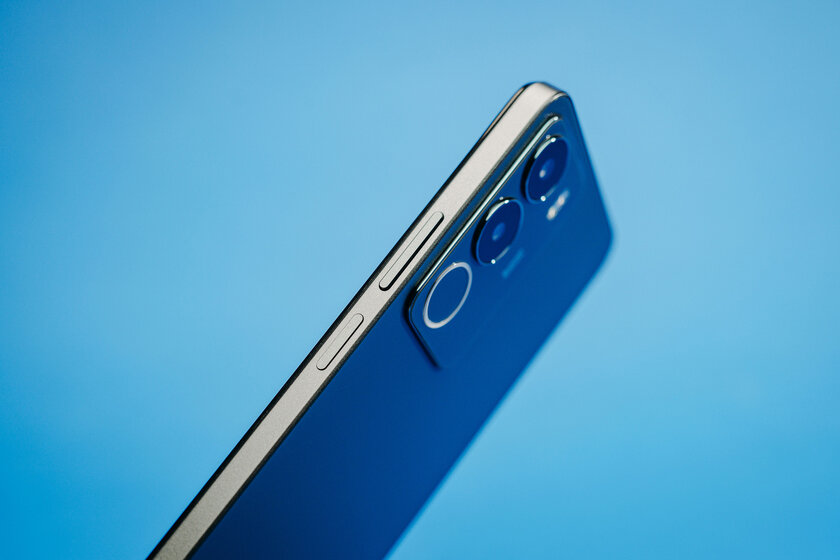 Недорогой смартфон с ёмкой батареей и достойным дисплеем: обзор realme P3 Lite — Дизайн корпуса. 10