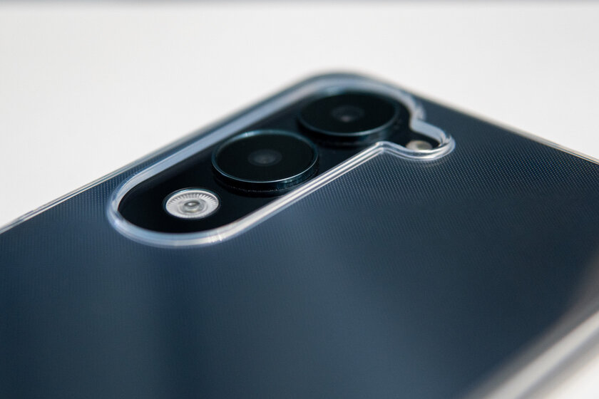 Прочный корпус и выносливая батарея за разумные деньги: обзор vivo Y04s — Дизайн корпуса. 4