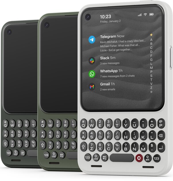 Квадратный экран и QWERTY-клавиатура в стиле BlackBerry — анонсирован Clicks Communicator