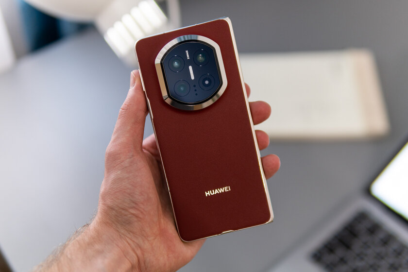 Случайно уронили, а ему хоть бы что: обзор прочного складного флагмана HUAWEI Mate X7 — Дизайн корпуса. 4
