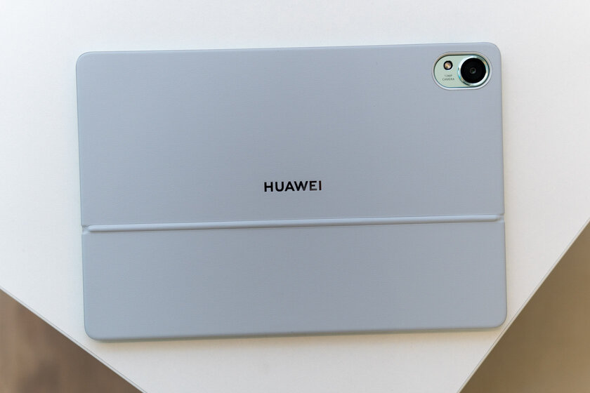 Обзор HUAWEI MatePad 11,5 S 2026 PaperMatte: планшет с «бумажным» экраном, способный заменить ноутбук — Клавиатура. 4
