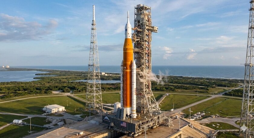 Из-за утечки топлива NASA отложила лётные испытания SLS для миссии Artemis II на март