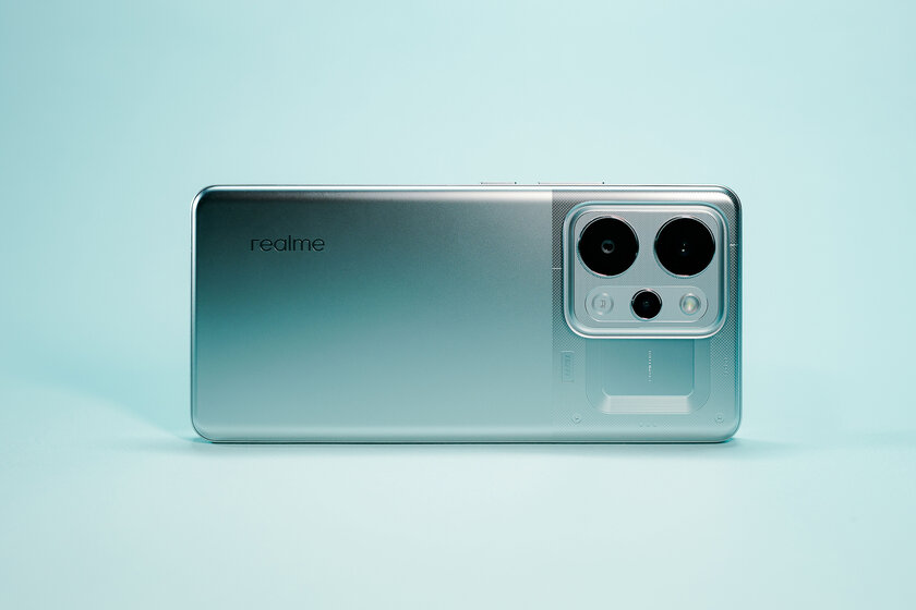 Рекорд автономности с батареей на 10 001 мАч: обзор недорогого realme P4 Power 5G — Дизайн. 4