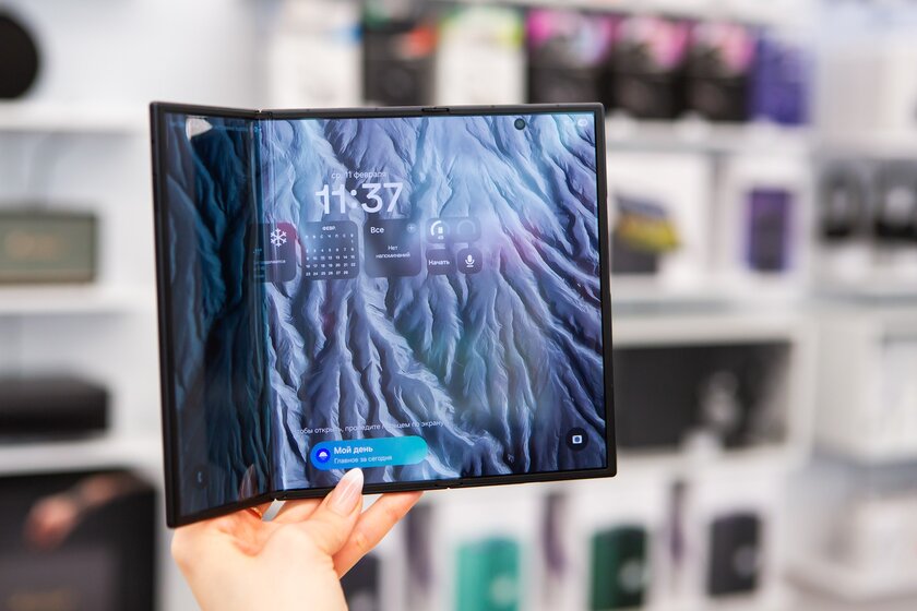 В России стартовали продажи Galaxy Z Trifold. Цена — всего 499 990 рублей